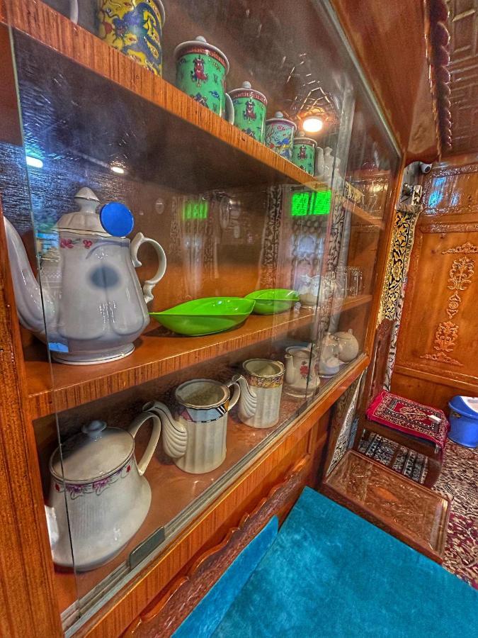 Exotic Young Shreen Houseboat Ξενοδοχείο Σριναγκάρ Εξωτερικό φωτογραφία