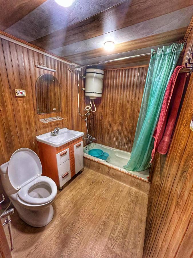 Exotic Young Shreen Houseboat Ξενοδοχείο Σριναγκάρ Εξωτερικό φωτογραφία