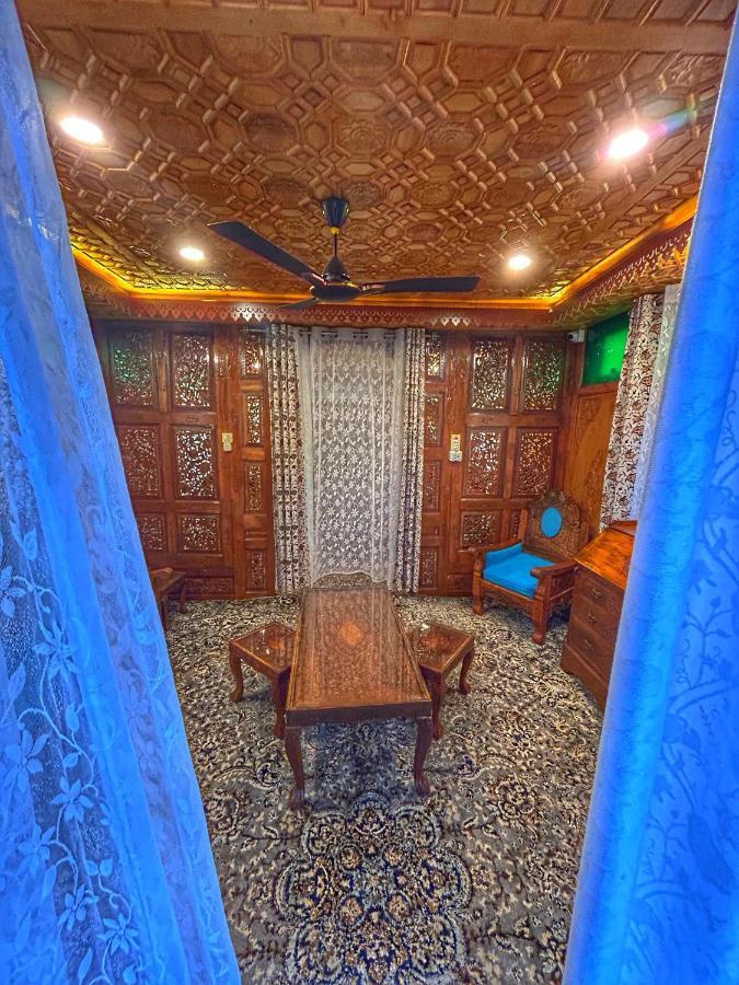 Exotic Young Shreen Houseboat Ξενοδοχείο Σριναγκάρ Εξωτερικό φωτογραφία