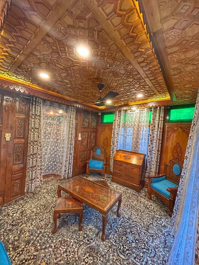 Exotic Young Shreen Houseboat Ξενοδοχείο Σριναγκάρ Εξωτερικό φωτογραφία