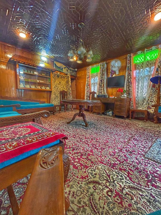 Exotic Young Shreen Houseboat Ξενοδοχείο Σριναγκάρ Εξωτερικό φωτογραφία